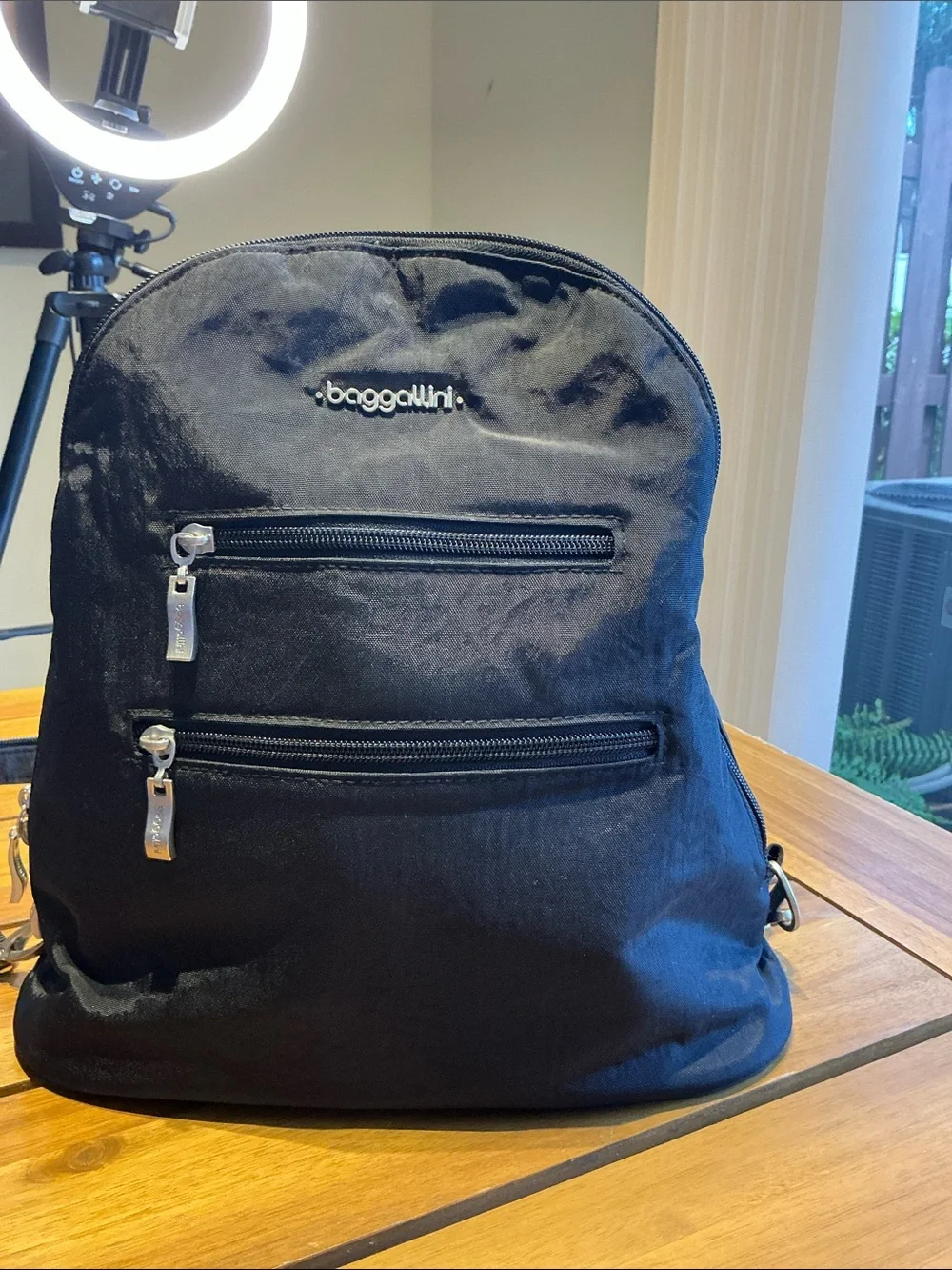 Black Men's Casual Backpack - Baggallini